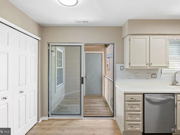 107 Sweetwater Dr — Photo 5
