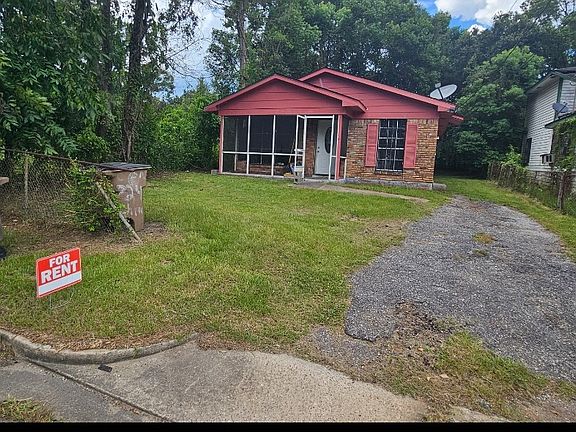 2nd image of 724 Chin St