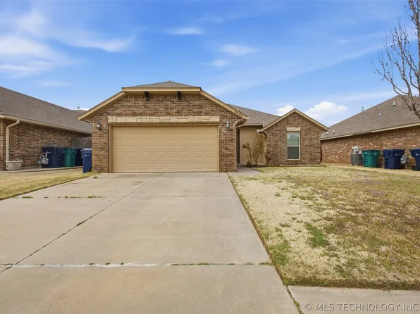 3525 Tecumseh Dr, Yukon, OK 73099