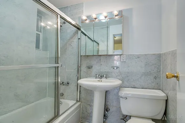 Rented by Anchor Associates | media 4