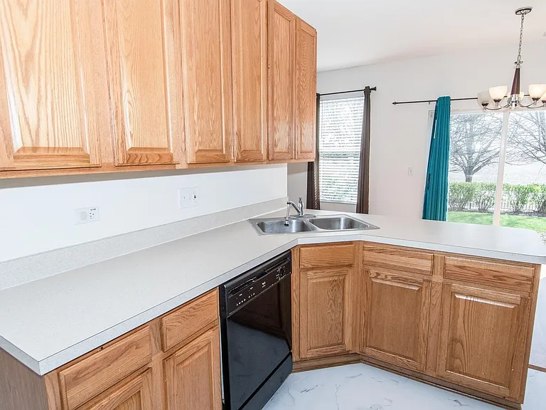 4133 Blackstone Dr — Photo 40