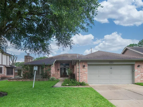 758 Rolling Mill Dr, Sugar Land, TX 77498