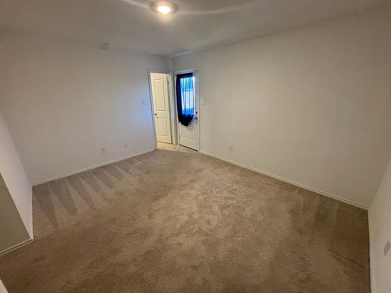 206 Sunflower St — Photo 8