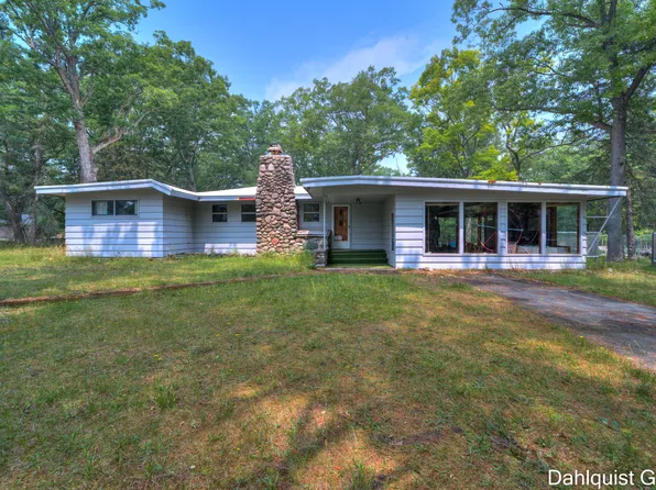 16815 Star Dr, Baldwin, MI 49304