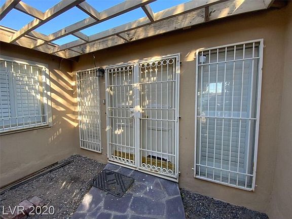 5th image of 4408 Cinderella Ln