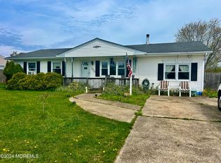 1018 Clubhouse Dr, Forked River, NJ 08731