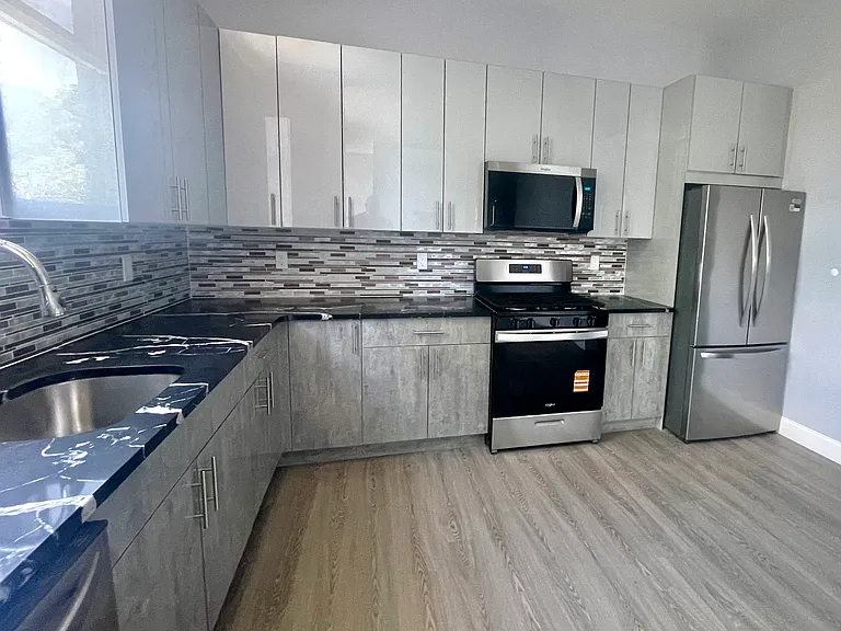222 Primrose Ave #2 — Photo 2