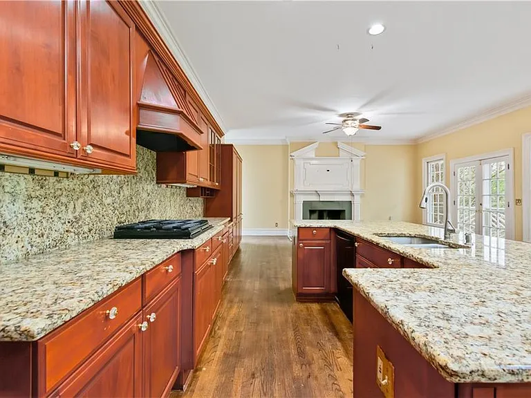 430 W Wesley Rd NW — Photo 19