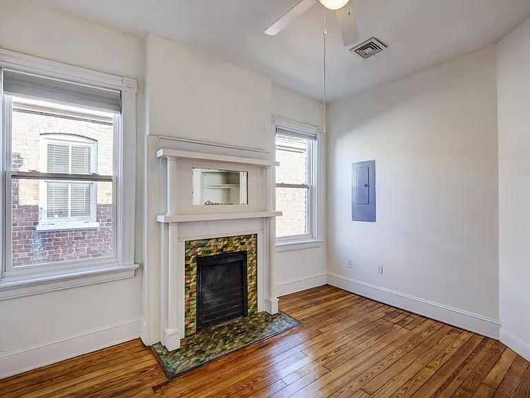 802 W Clay St #A — Photo 17