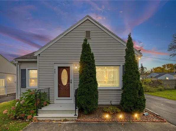 869 Whitlock Rd, Rochester, NY 14609
