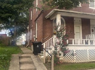 18 S 9th St, Belleville, IL