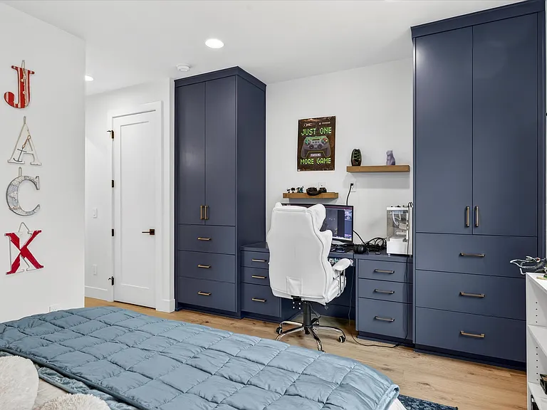 825 Ellis Ave — Photo 52