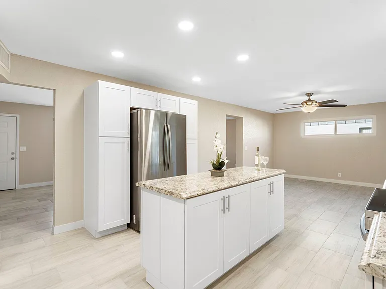 3120 W Columbine Dr — Photo 10