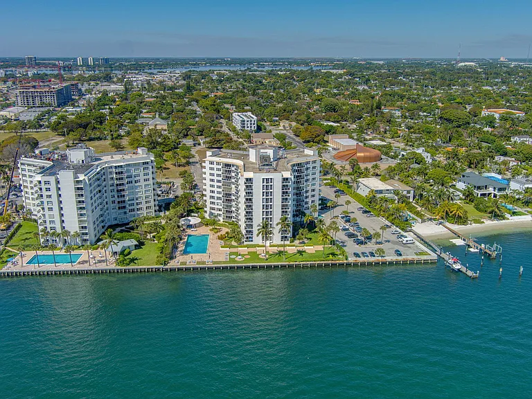 2800 N Flagler Dr #202 — Photo 46