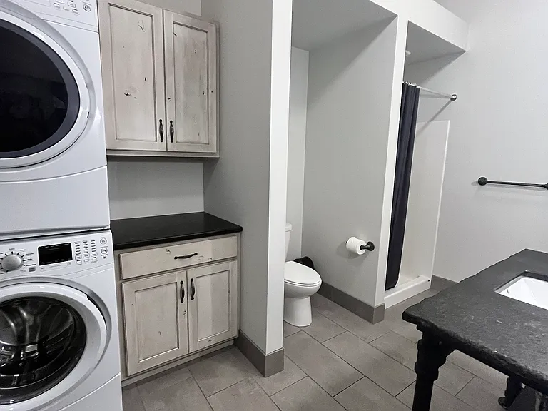 210 N Walnut St #11 — Photo 14