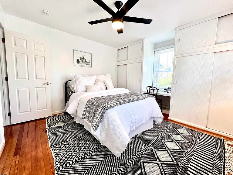 7407 Ventnor Ave — Photo 38