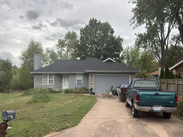 3702 S Swan Ct, Springfield, MO 65807