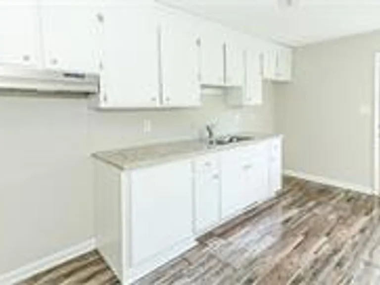 670 Paul St #A-I — Photo 3