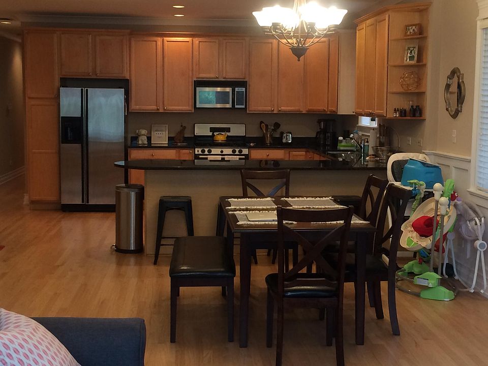 1st image of 4335 N Ashland Ave