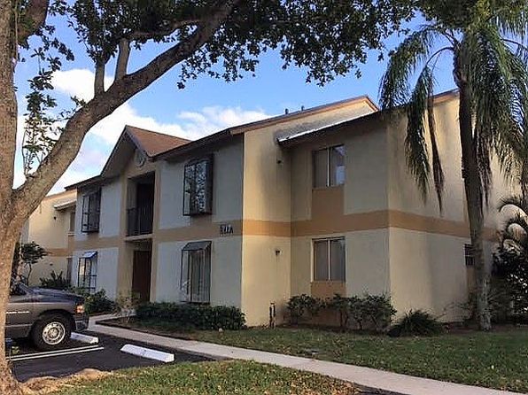 717 Gardens Dr APT 202