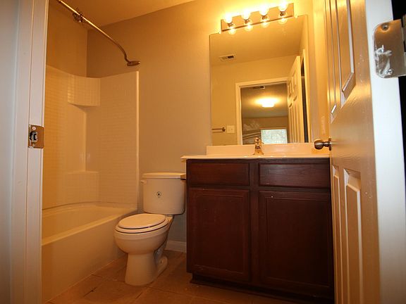 Master bathroom with Walk In Closet