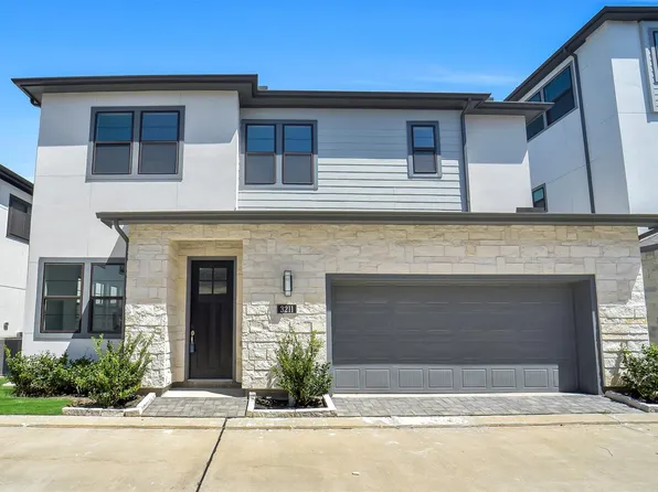 3211 Royal Oaks Hollow Ln, Houston, TX 77040