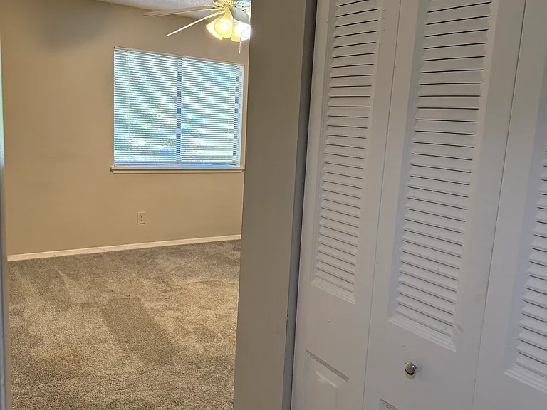 6473 Klinect Ct #D — Photo 16