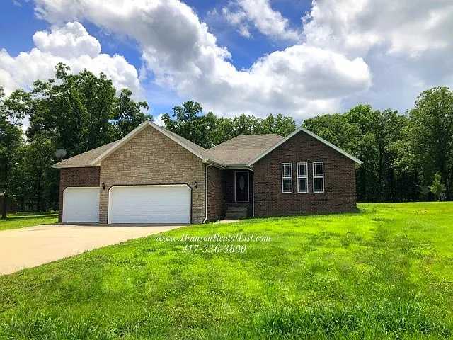 370 S Woods Way