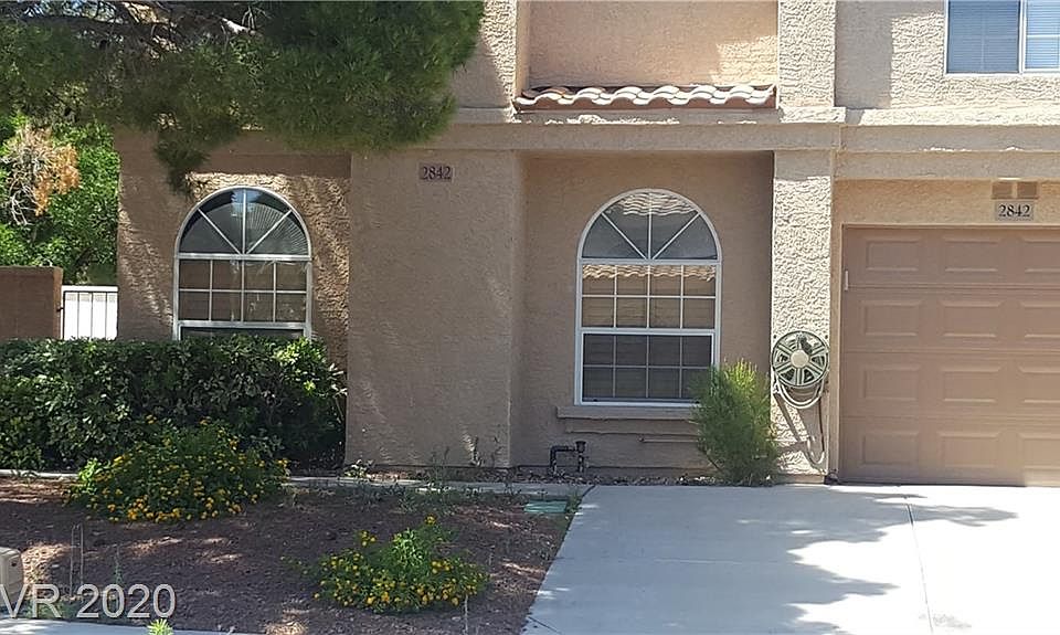 1st image of 2842 Briar Knoll Dr