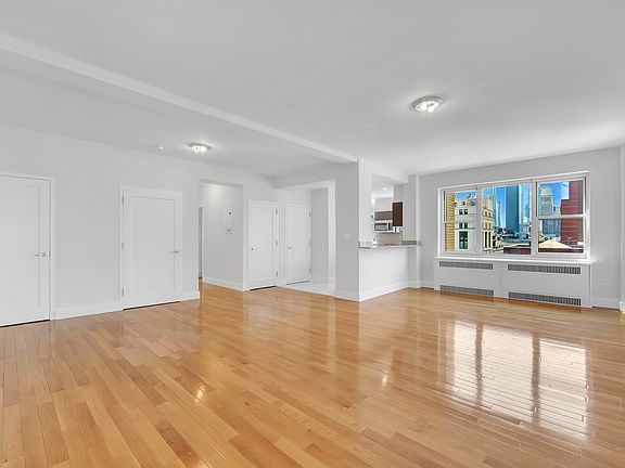 4th image of 20 Park Ave #18D