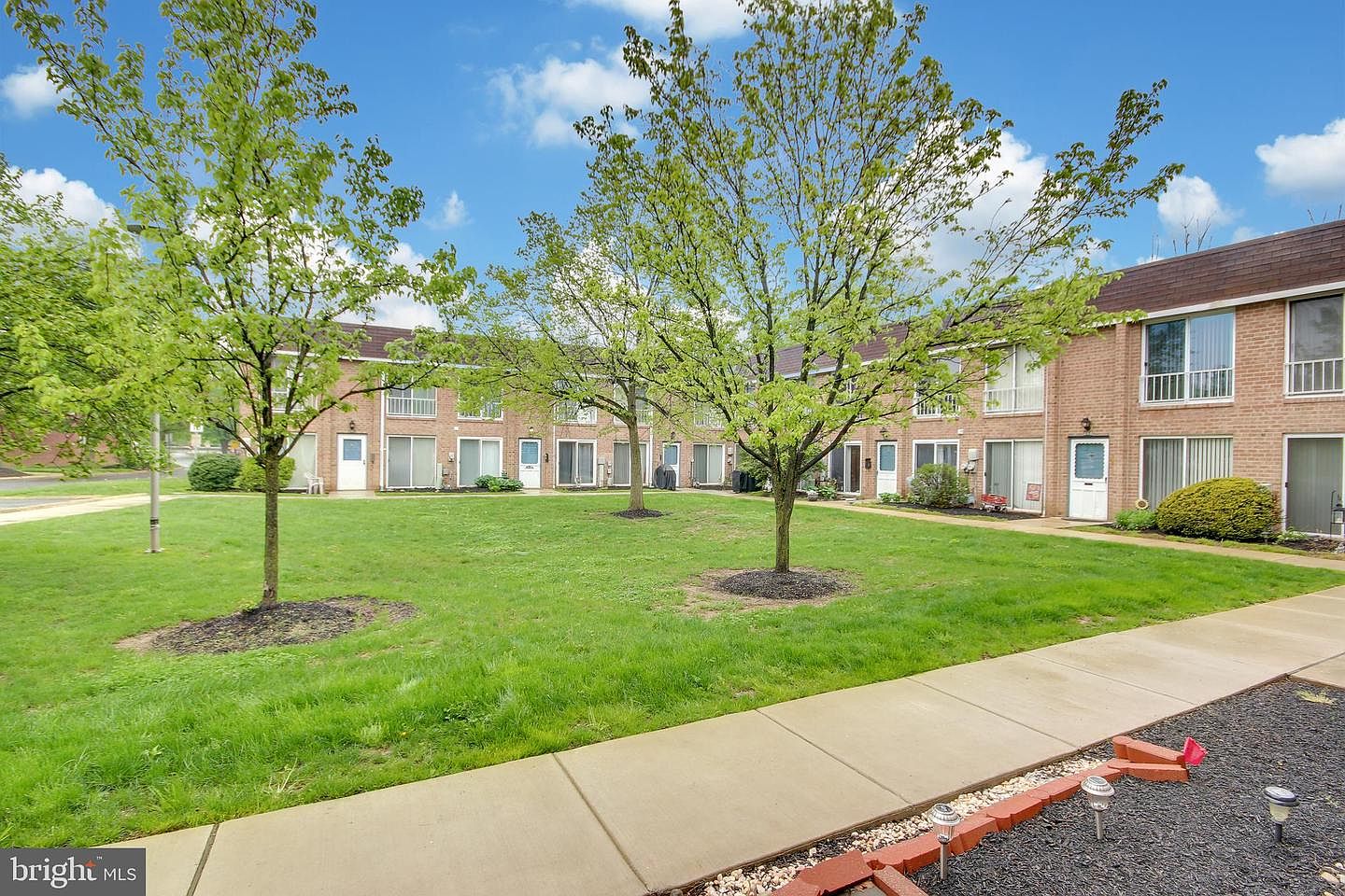 320 Valley Ct, Warminster, PA 18974 Zillow