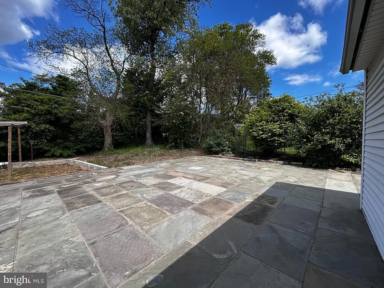 56 N New Ardmore Ave — Photo 15