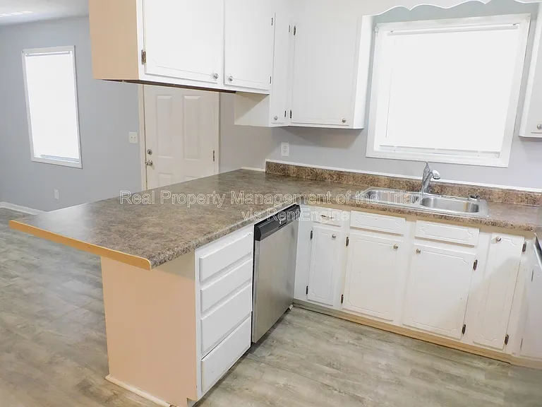 2406 Markwood Ln SE #C — Photo 8