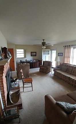 4th image of 915 Candy Dr