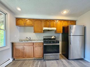 86 Washburn St, Springfield, MA 01107