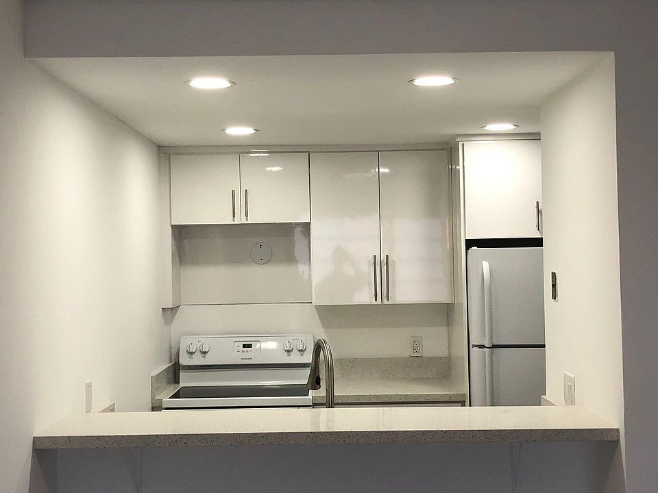 1st image of 1225 NE 124th St APT 41B