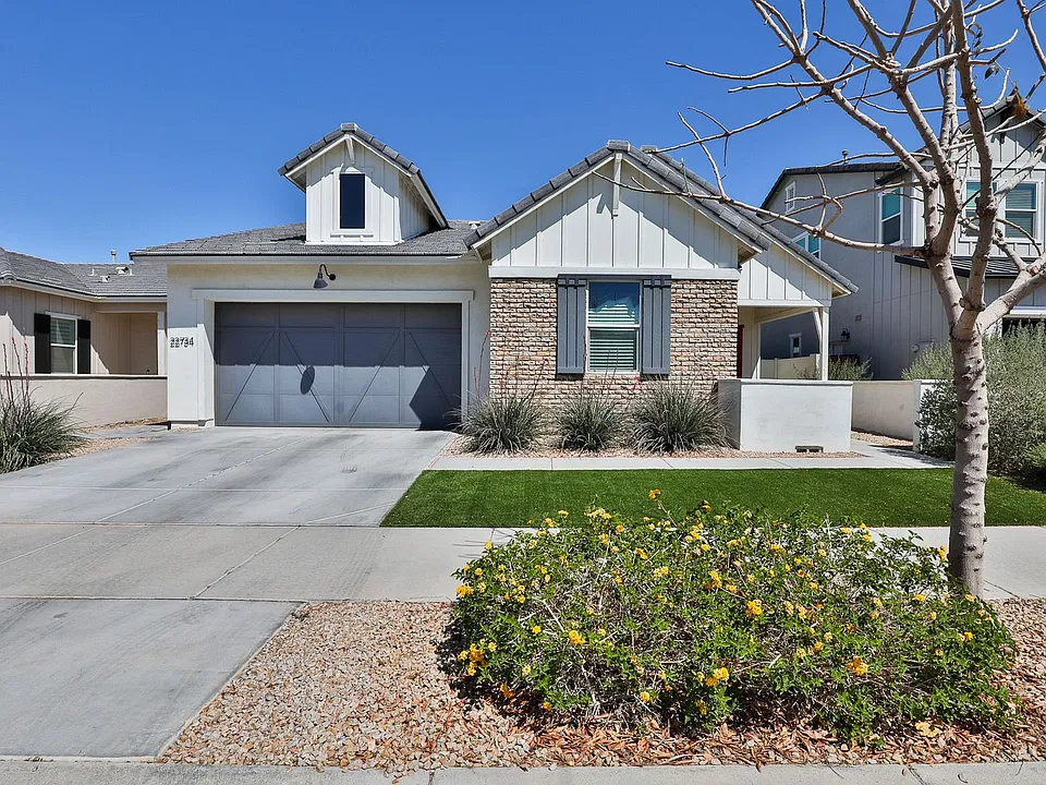 22734 E Arroyo Verde Dr