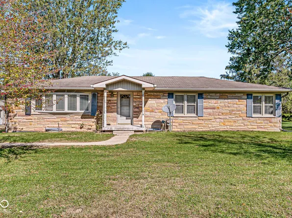 7602 Oak St, Zionsville, IN 46077