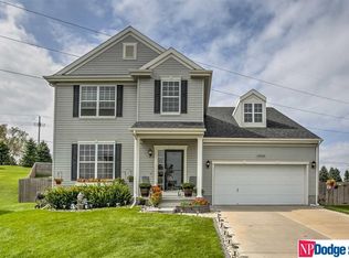 16639 Loop Cir, Omaha, NE 68136
