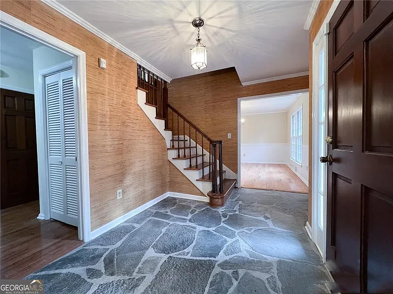 195 Deerfield Rd — Photo 3