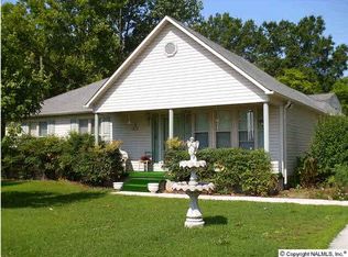 102 Meadow Ln, Decatur, AL 35603