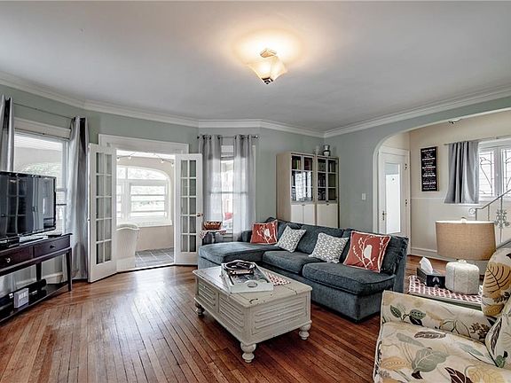 5th image of 16304 Clifton Blvd