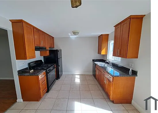 2 bed, 850 sqft, $2,000 — Photo 2