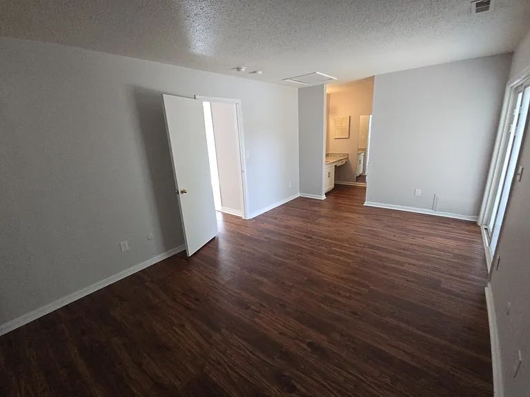 5360 Chatham Hall Dr — Photo 17