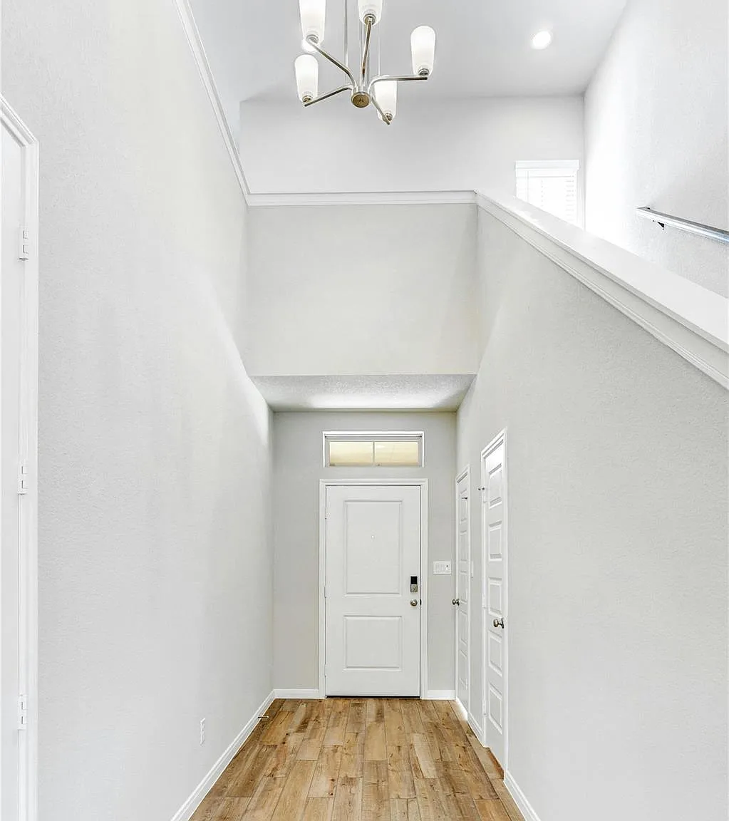 4 bed, 3.5 bath, 2618 sqft, $2,800 — Photo 4
