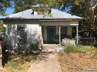 313 Lyons Ave, Pleasanton, TX 78064