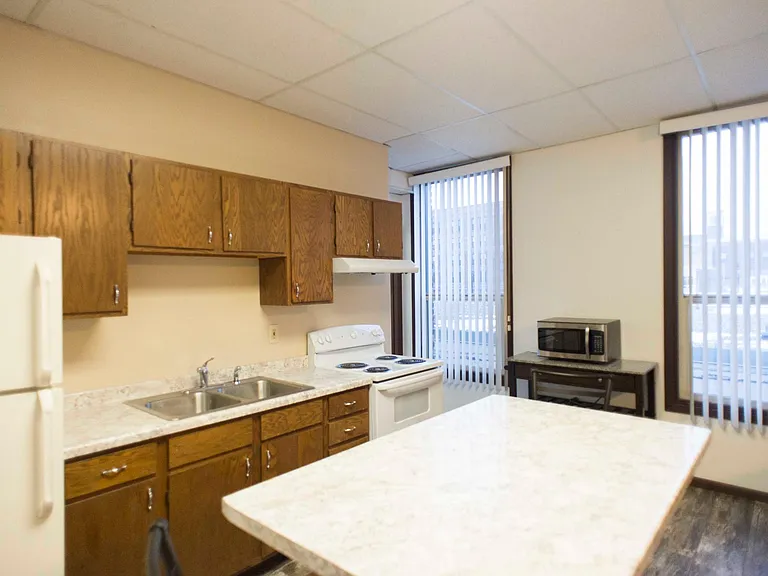 411 Broadway N #203 — Photo 5