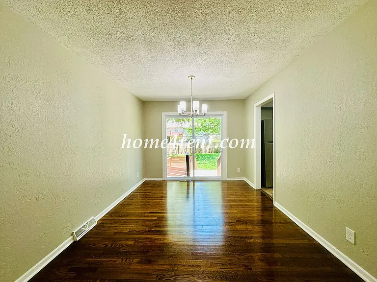 7421 Hardy Ave — Photo 8