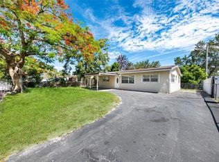 6442 Oak St, Hollywood, FL 33024