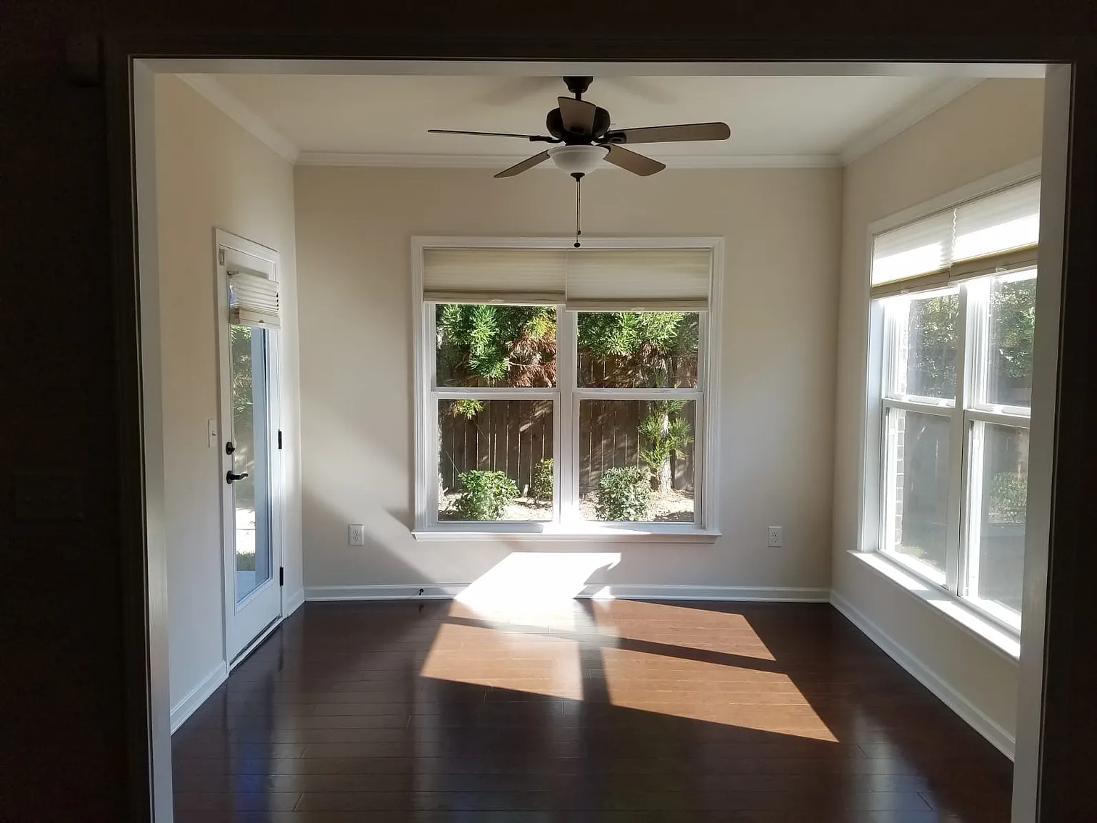 5 bed, 3237 sqft, $3,300 — Photo 4